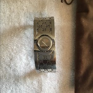 Gucci Twirl Watch